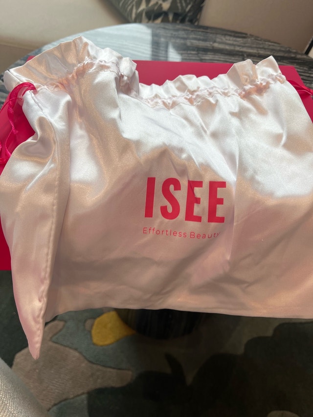 Brand New ISEE Hair False Lashes Set – Original Box & Gift Bag - photo 3