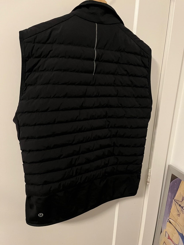 Lululemon Vest - Size Large - Black - photo 3