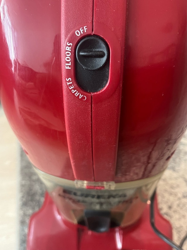 Eureka Wide Track Superlite Bagless Upright Vacuum