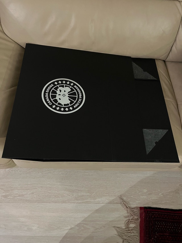 Canada Goose Original Box – Clean – QUICK SALE - photo 5