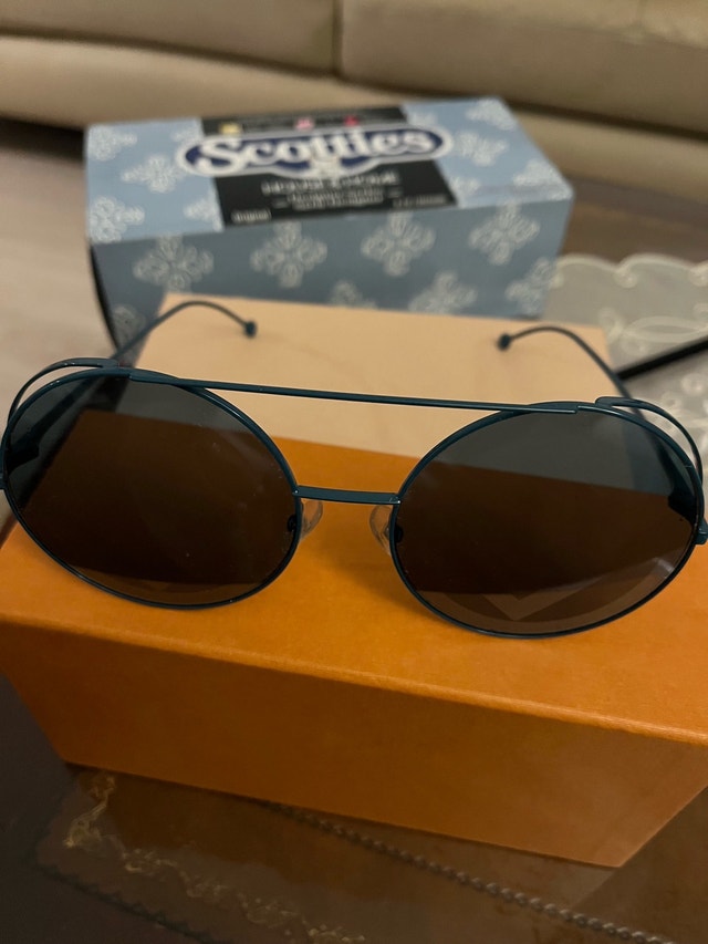 Fendi Sunglasses - photo 4