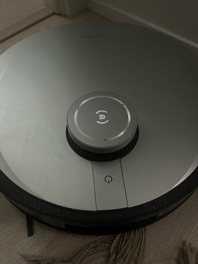 Ecovacs Deebot OZMO T8 AIVI Robot Vacuum - photo 5