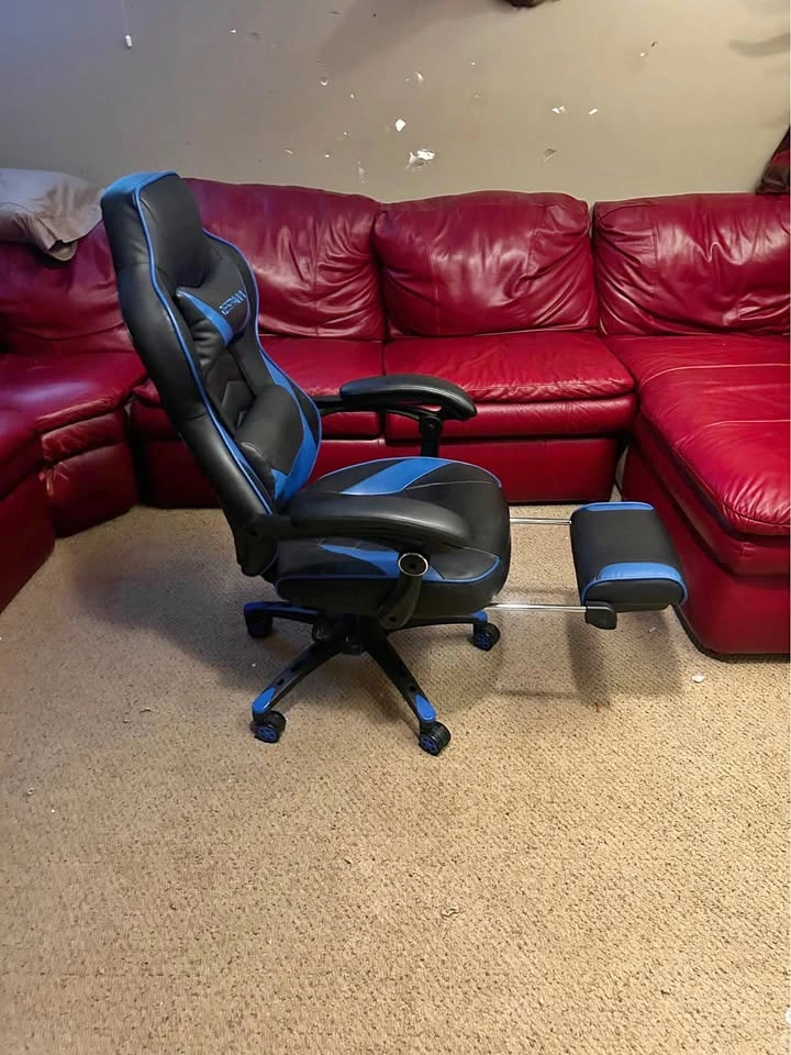 RESPAWN 110 Ergonomic Gaming Chair in Blue