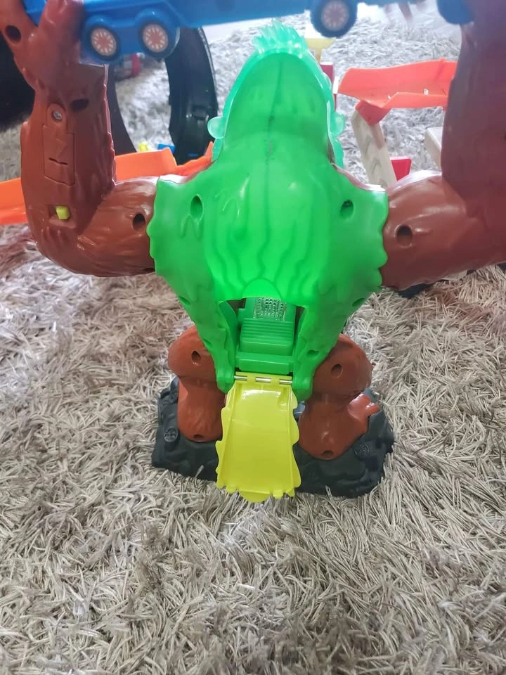 Hot Wheels Gorilla Slam Playset - photo 3
