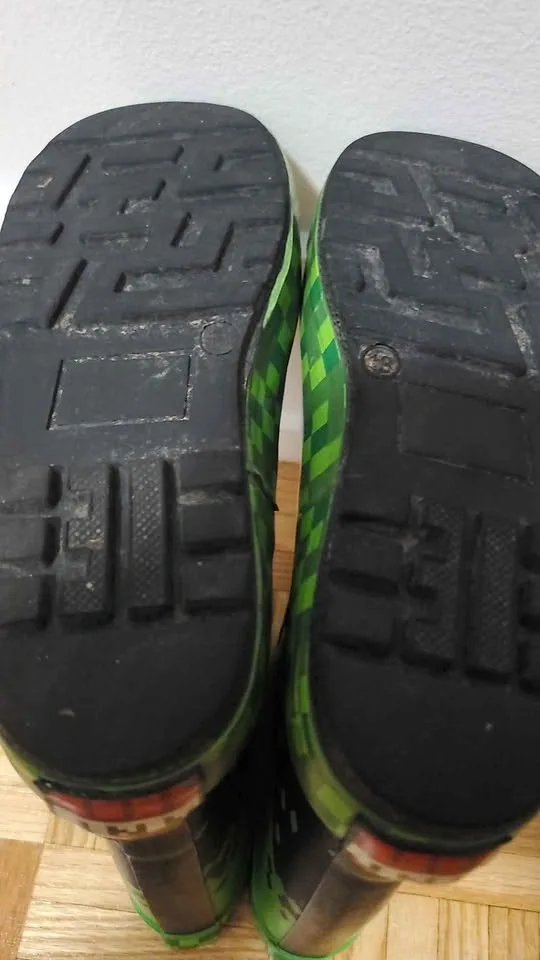 Boys MINECRAFT rainboots SIZE 13 - photo 4