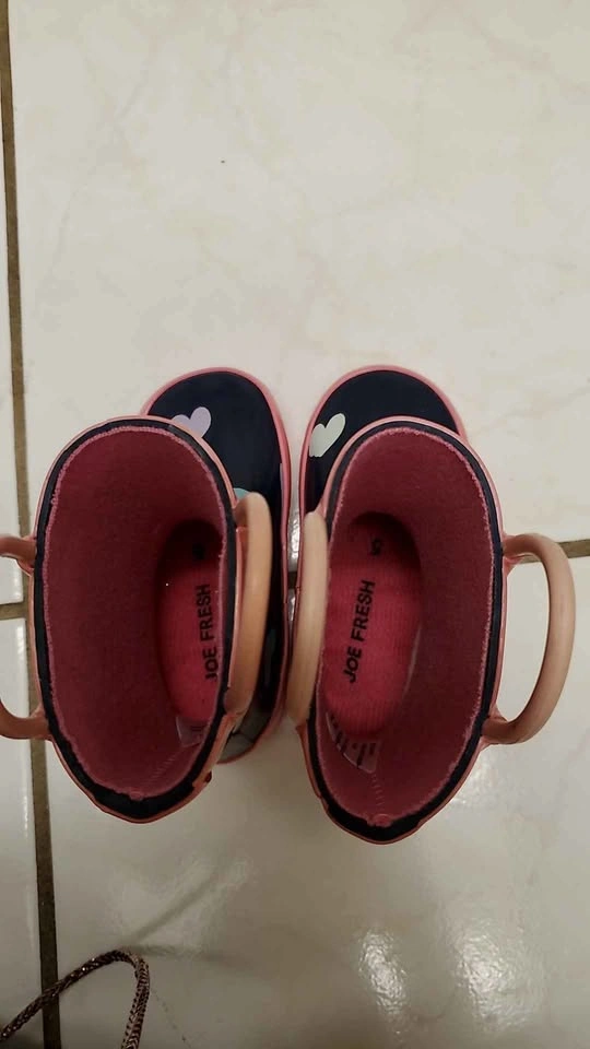 NWOT Babygirl Joe Fresh Heart Rainboots Size 5C - photo 3