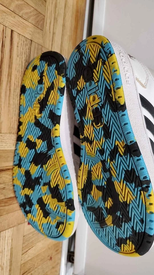 Boys Adidas Pokemon Hightop Shoes Size 13.5 - photo 3