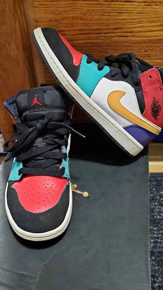 Unisex Air Jordan Nike shoes SIZE 2