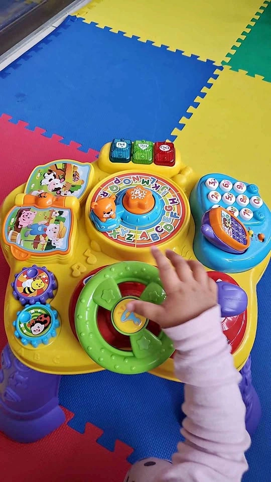 Vtech Baby/Toddler Race Car/Telephone Activity Table