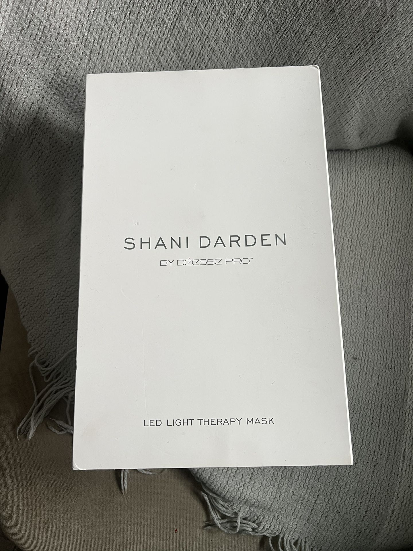 NEW Shani Darden LED Face Mask - photo 2