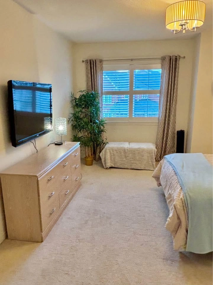 Private room for rent - photo 3