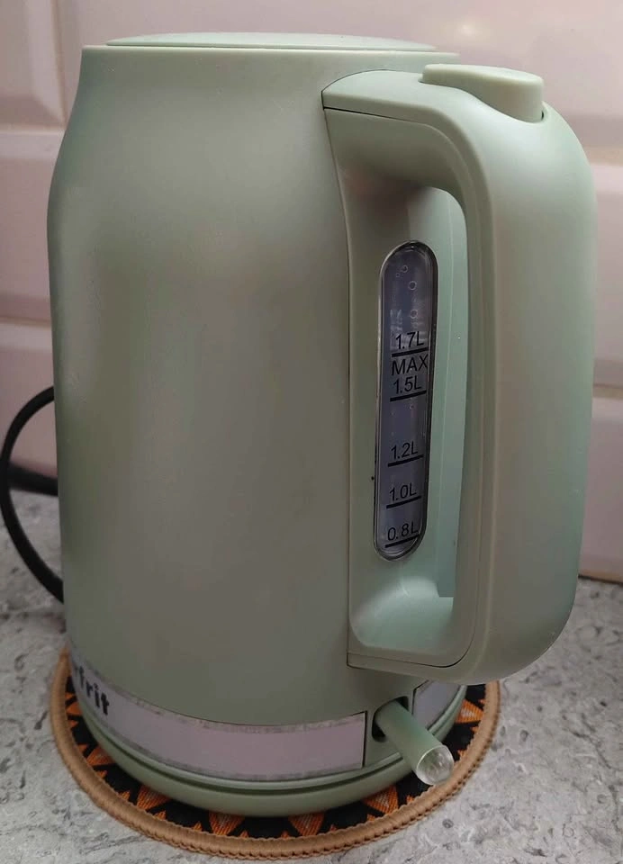 Starfrit 1.7L Electric Kettle - photo 2