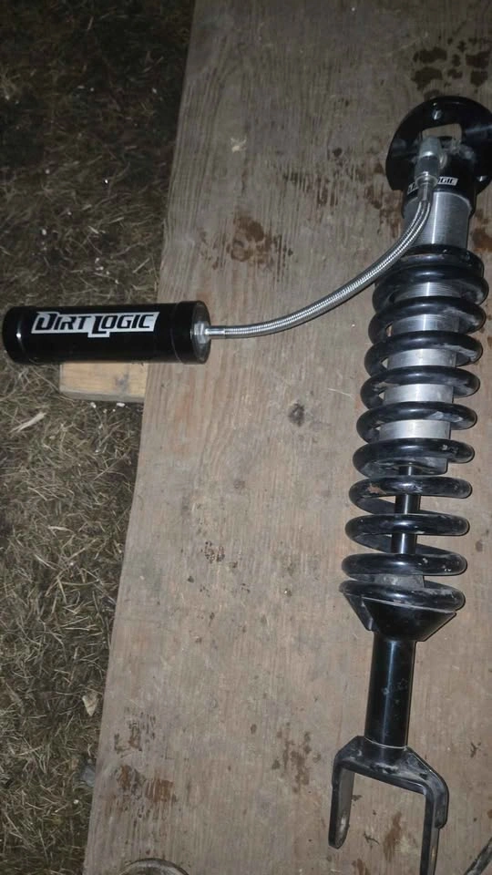 Fabtech Dirt Logic Coilover Shocks w/ Reservoirs - photo 2