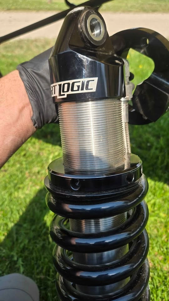 Fabtech Dirt Logic Coilover Shocks w/ Reservoirs - photo 3