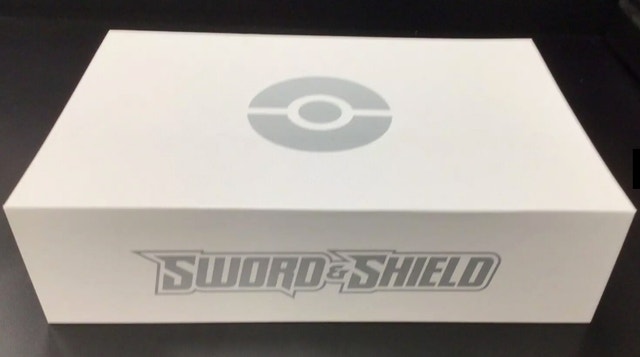 Pokemon Sword and Shield - CHARIZARD - Empty Box - photo 4
