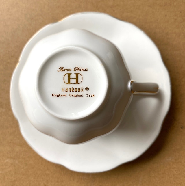 5 Elegant Hankook England Bone China Tulip Cups and Saucers - photo 3