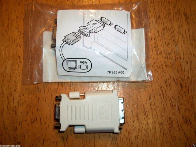 Dell DVI to VGA Adapter 7P365A00 Model 0J8461