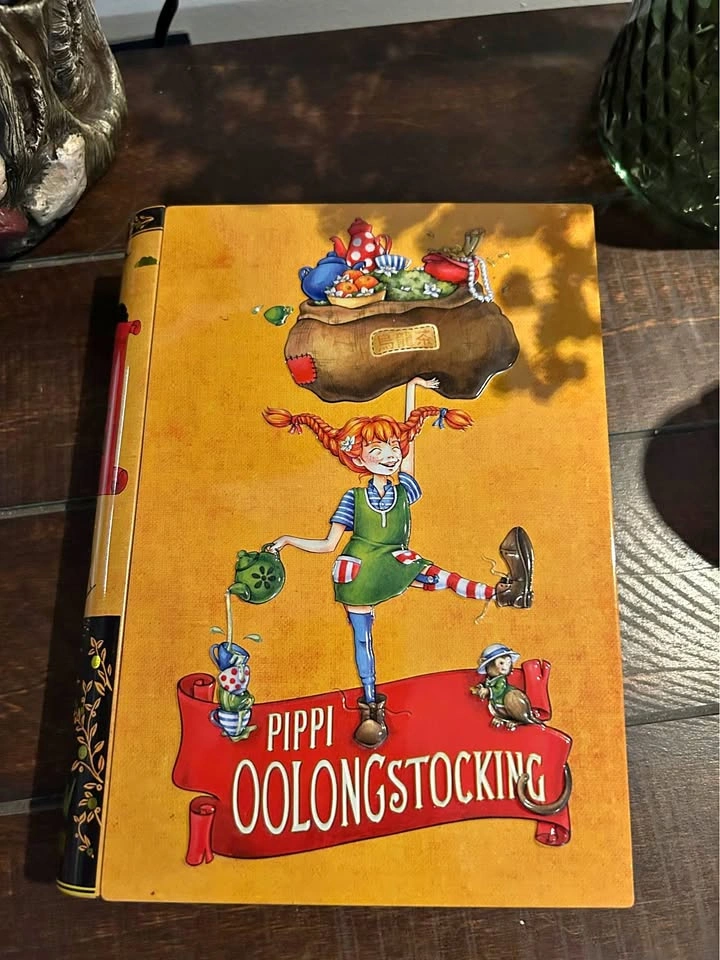 🌱 Noveltea Book Tin - Pippi Oolongstocking