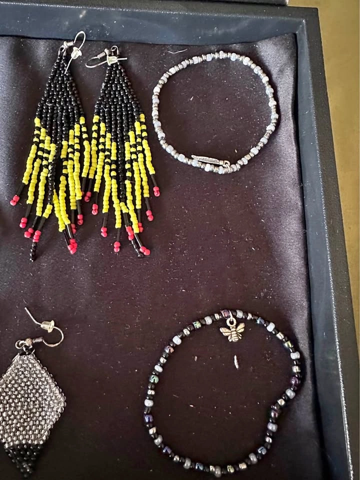 New!! earring and bracelet bundle