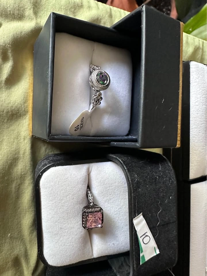 JEWELERY LOT - photo 4
