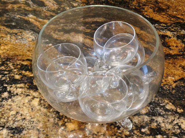 7-Cup Lemonade Glass Set with Bowl
