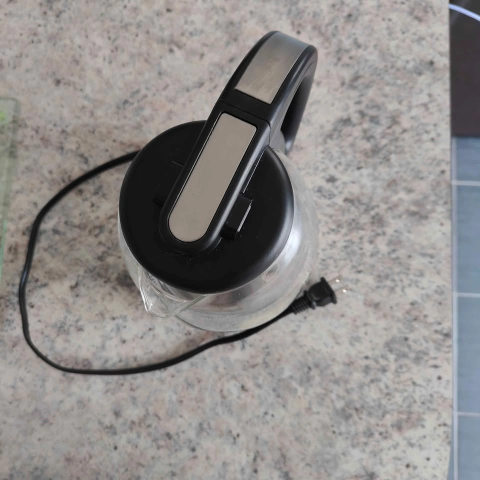 Hamilton Beach 1L Glass Electric Kettle – Clean & Fast - photo 4
