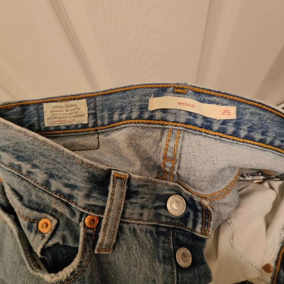 Levi’s Wedgie Straight Jeans Light Wash W25 L28 High Rise Button - photo 3