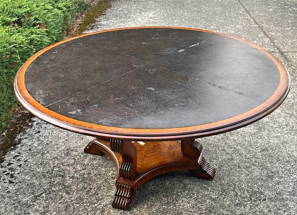 ✨ Vintage Round Pedestal Table – 59.5” ✨