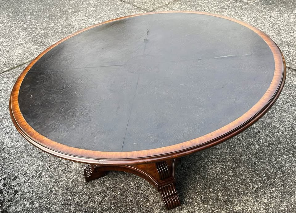 ✨ Vintage Round Pedestal Table – 59.5” ✨ - photo 3