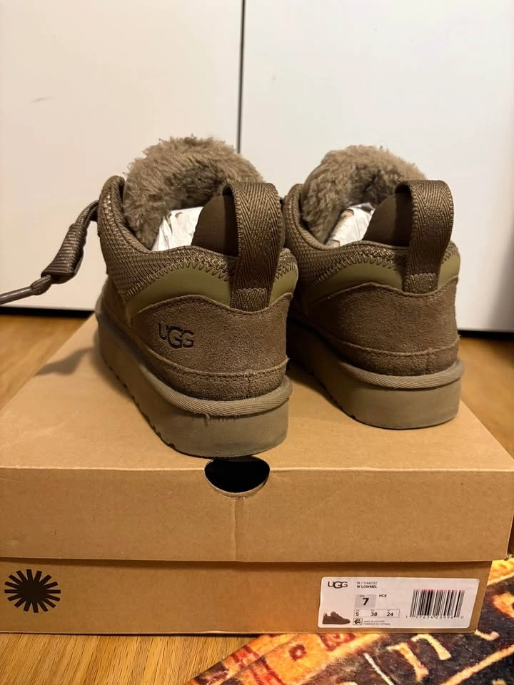Women's UGG Lowmel Shoes - Size 7 - photo 2