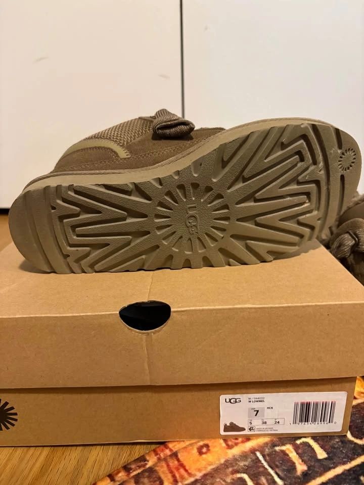 Women's UGG Lowmel Shoes - Size 7 - photo 3