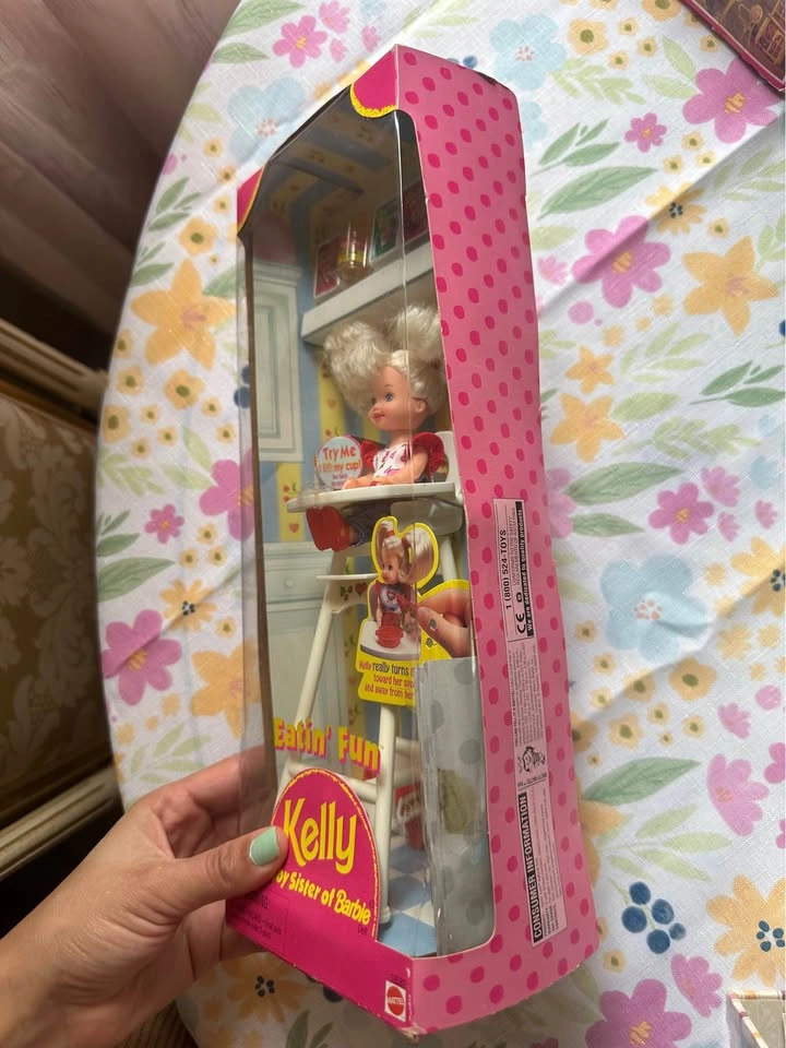 Kelly 90’s Barbie in box - photo 3