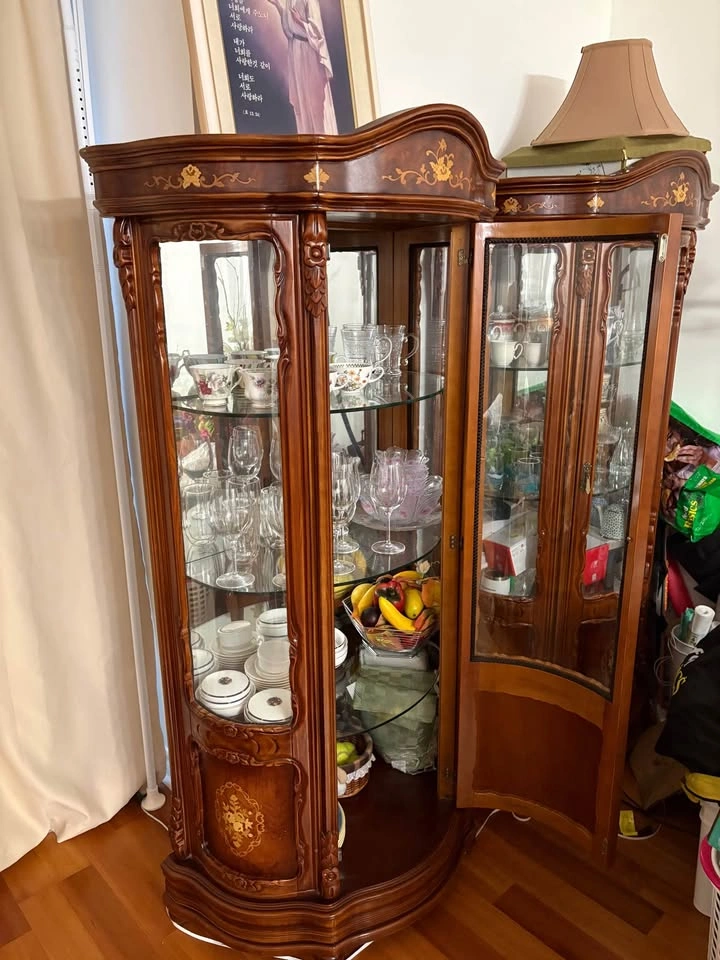 Antique glass cabinet - photo 2