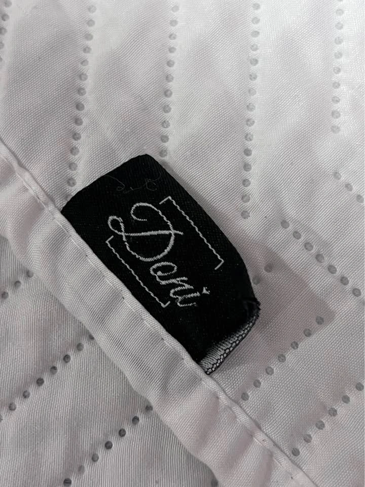 White Quilt Queen Coverlet - photo 3