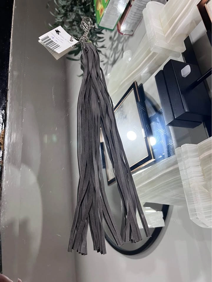 100% Leather Tassel Whip - photo 3