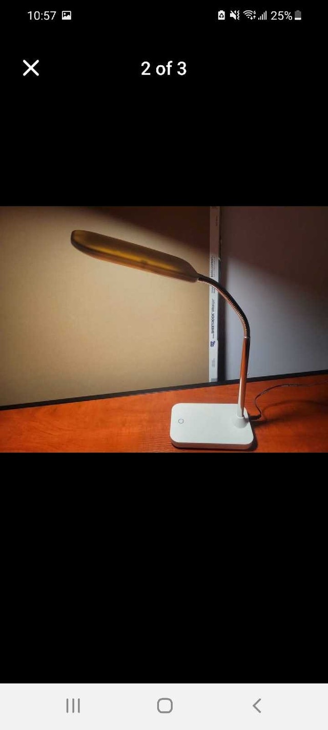 Desk lamp