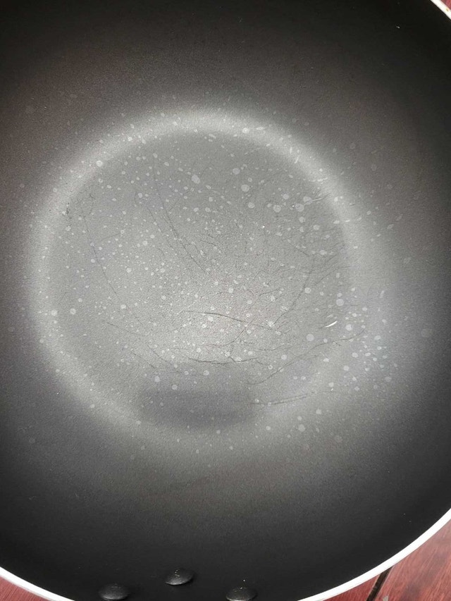 10-inch Non-Stick Frying Pan/Wok with Scratched Surface - photo 2