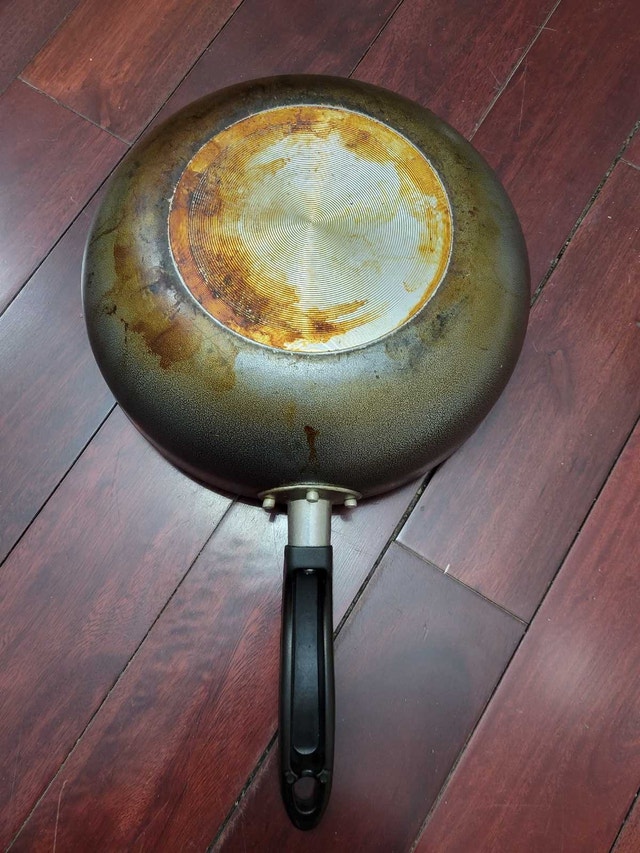 10-inch Non-Stick Frying Pan/Wok with Scratched Surface - photo 3