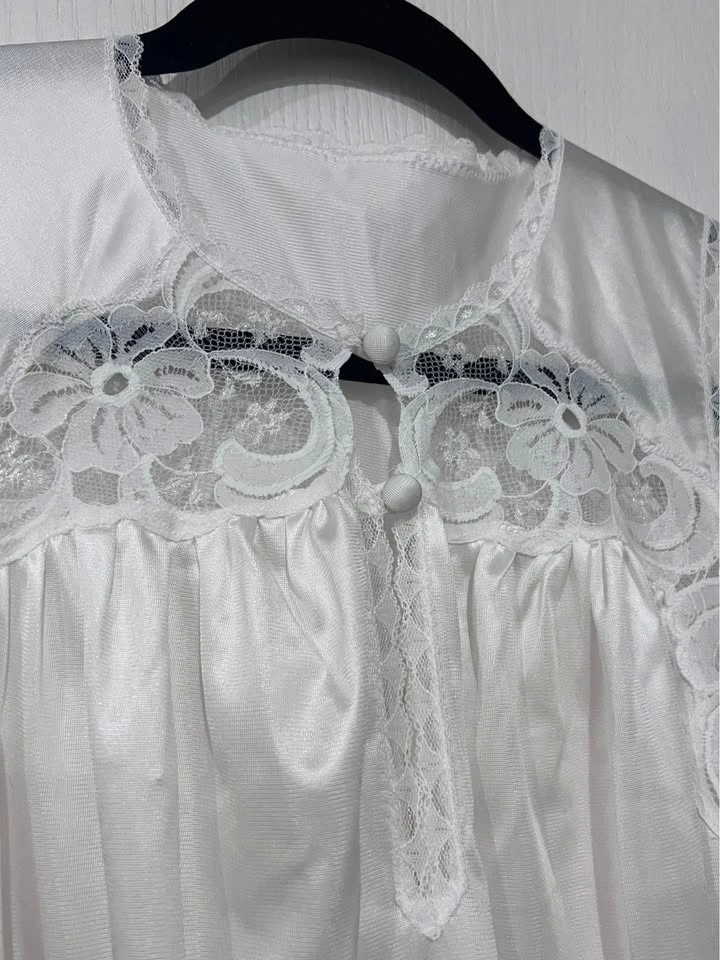Vintage White Nightgown - NWT 1970s - photo 3