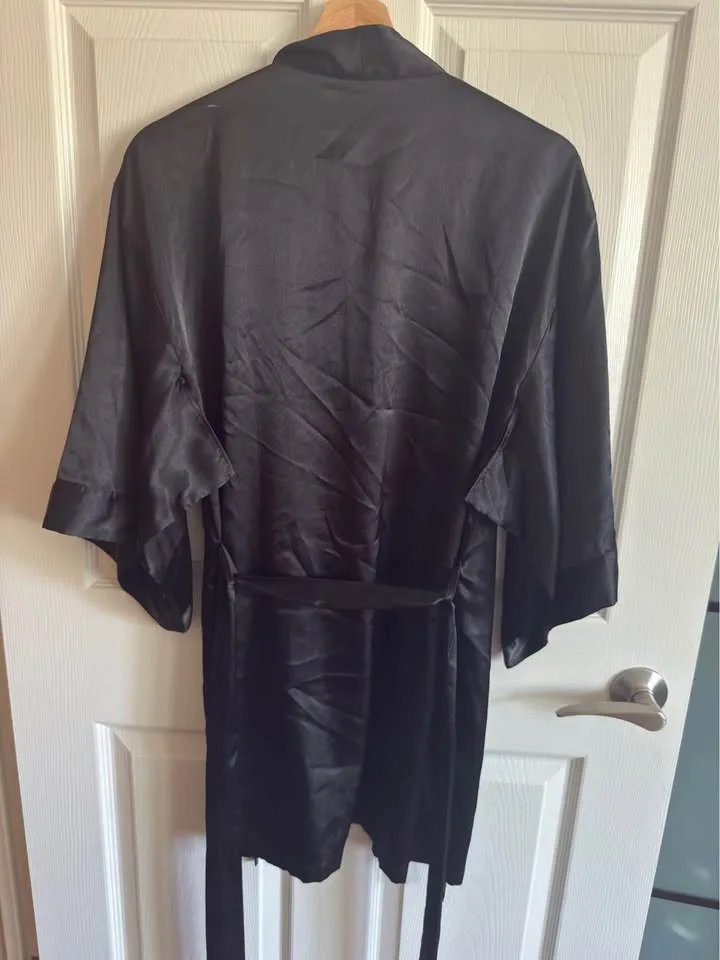 Black La Senza Silk Robe image indicator(3)