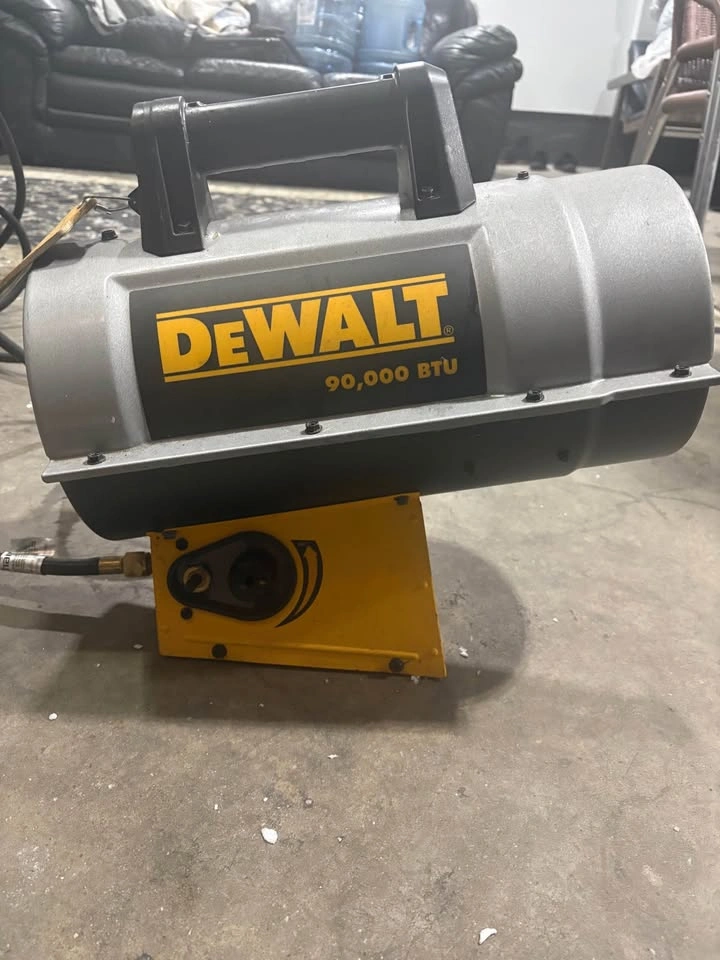 DEWALT 90,000 BTU Forced Air Propane Heater - photo 3