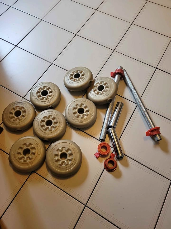 4 Old school York 2.5lbs plastic weight plates