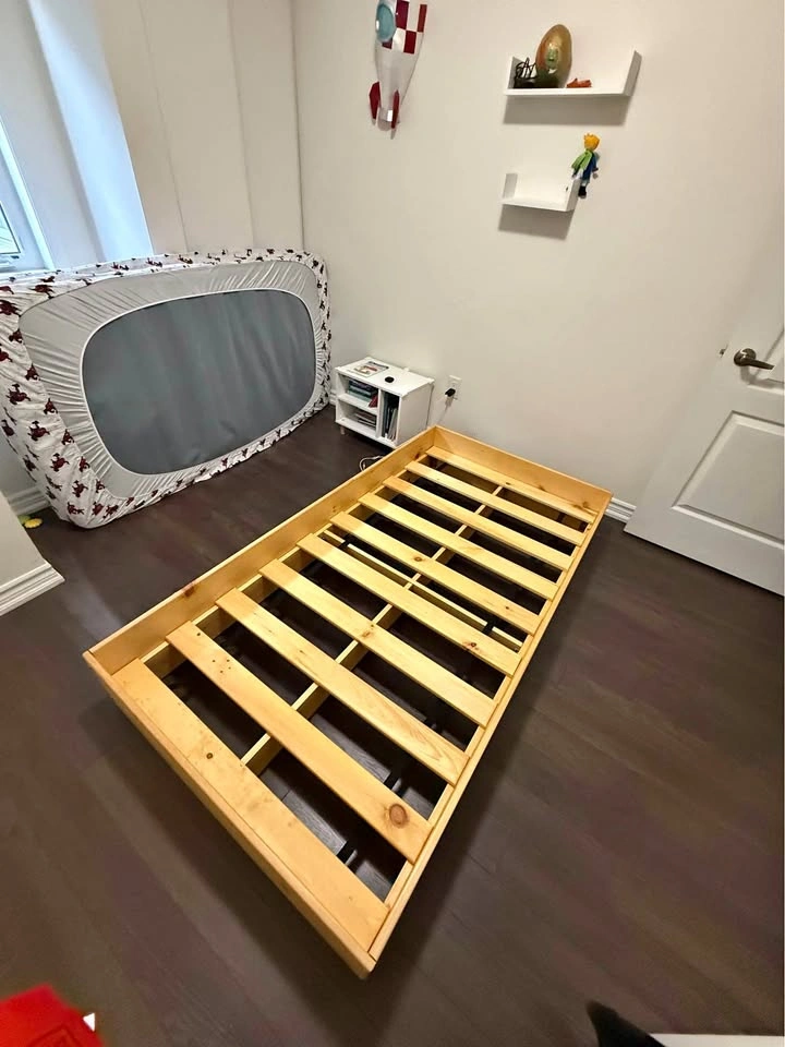 Twin Montessori Floor Bed - Solid Pine Wood