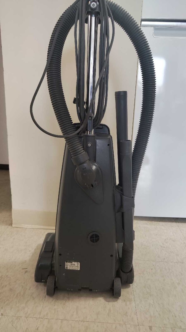 Kenmore 10A Upright Vacuum - Model 116 (Strong Suction) - photo 4