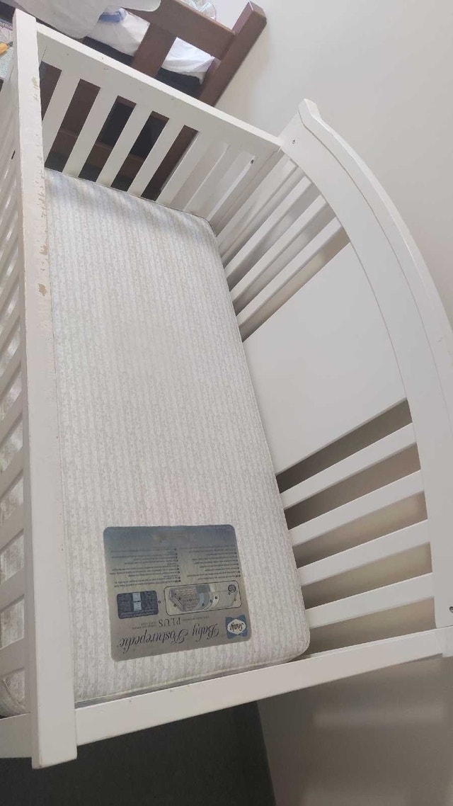 Crib + Mattress - photo 2