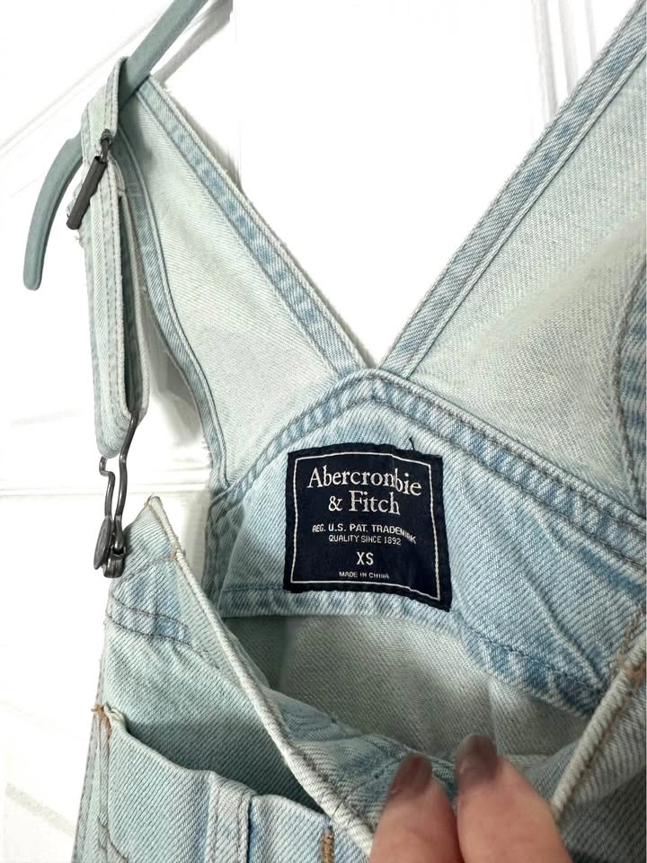 EUC Like New Abercrombie & Fitch Light Blue Denim Overalls Distr - photo 3