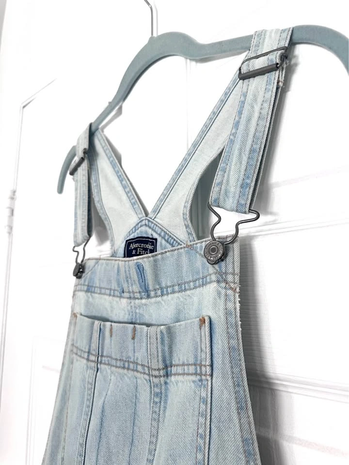EUC Like New Abercrombie & Fitch Light Blue Denim Overalls Distr - photo 4