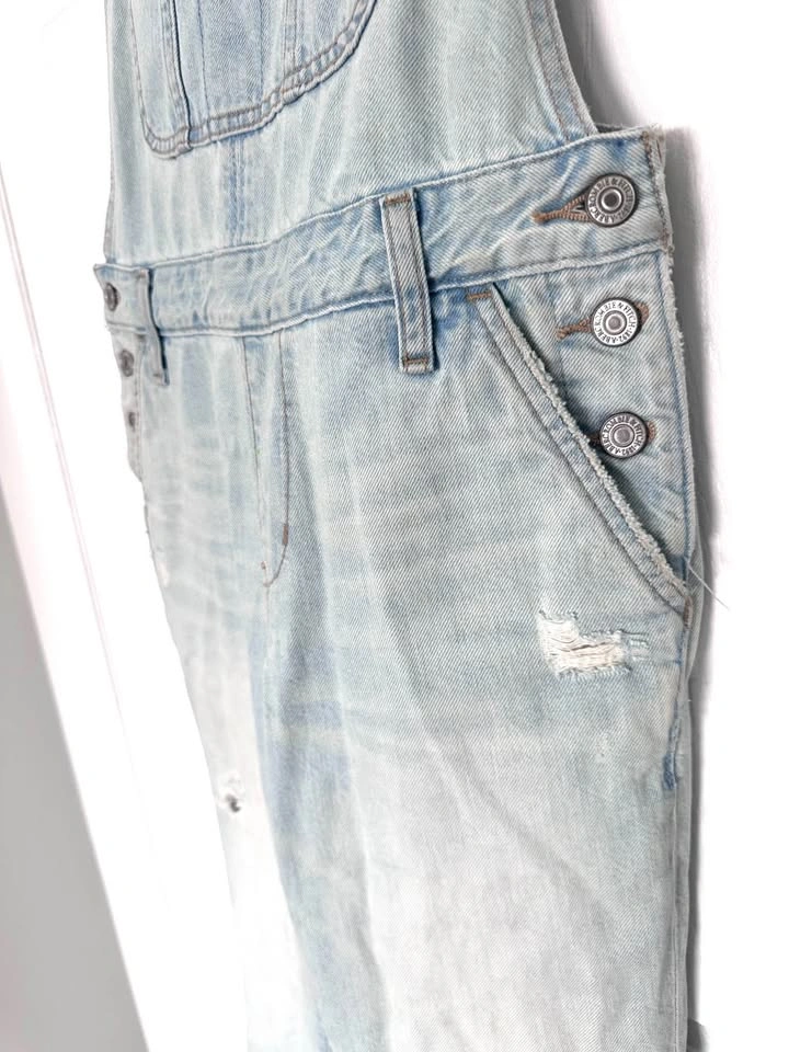 EUC Like New Abercrombie & Fitch Light Blue Denim Overalls Distr - photo 5
