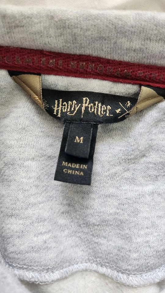 Harry Potter Gryffindor Sweatshirt Medium - photo 3