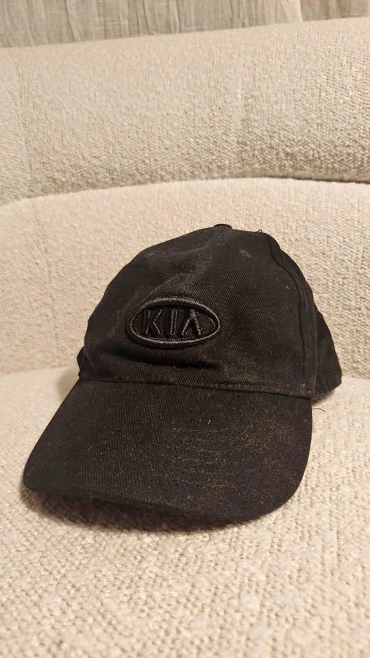 KIA Hat